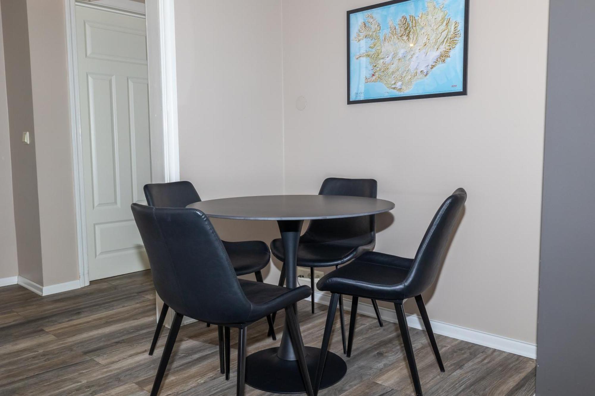 Bjarnabuth Apartment Húsavík Стая снимка