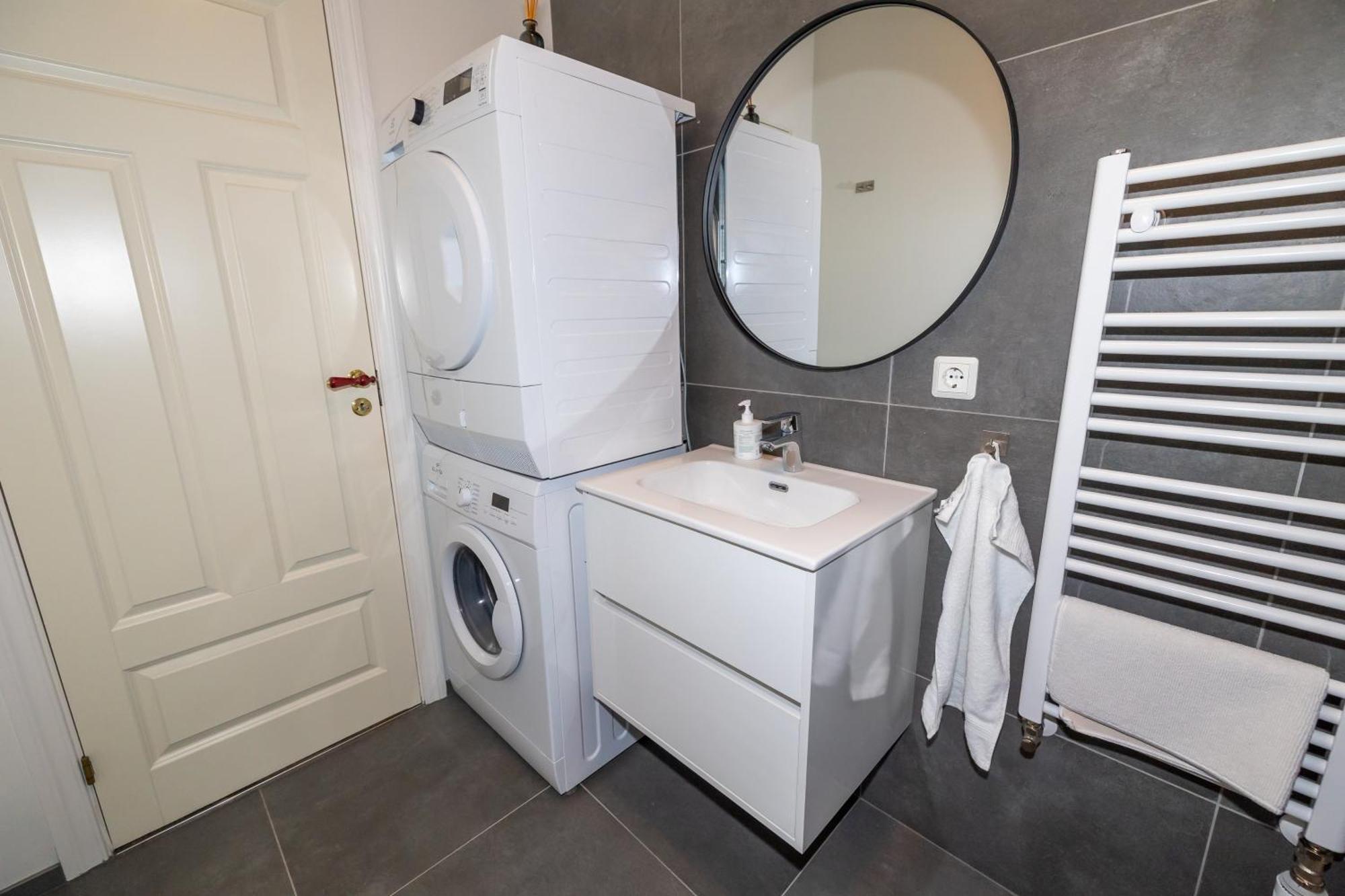 Bjarnabuth Apartment Húsavík Екстериор снимка